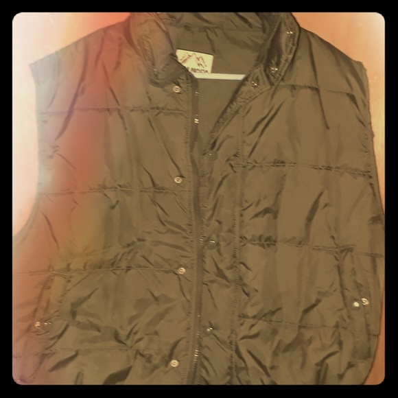Sierra Pacific Winter Vest - Picture 1 of 2